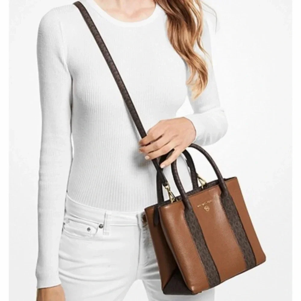 NWT Michael Kors Austin Medium Leather Messenger Bag NWT